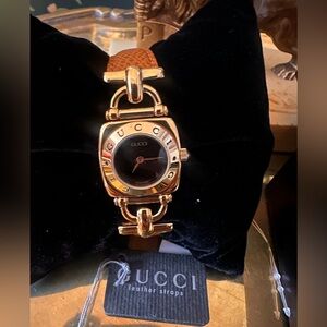 GUCCI 6300 L Chrono Near Mint Horsebit Hysteria Back Quartz Ladies Watch